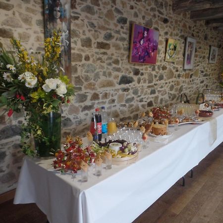 Logis Hotel Restaurant Le Commerce Guichen エクステリア 写真