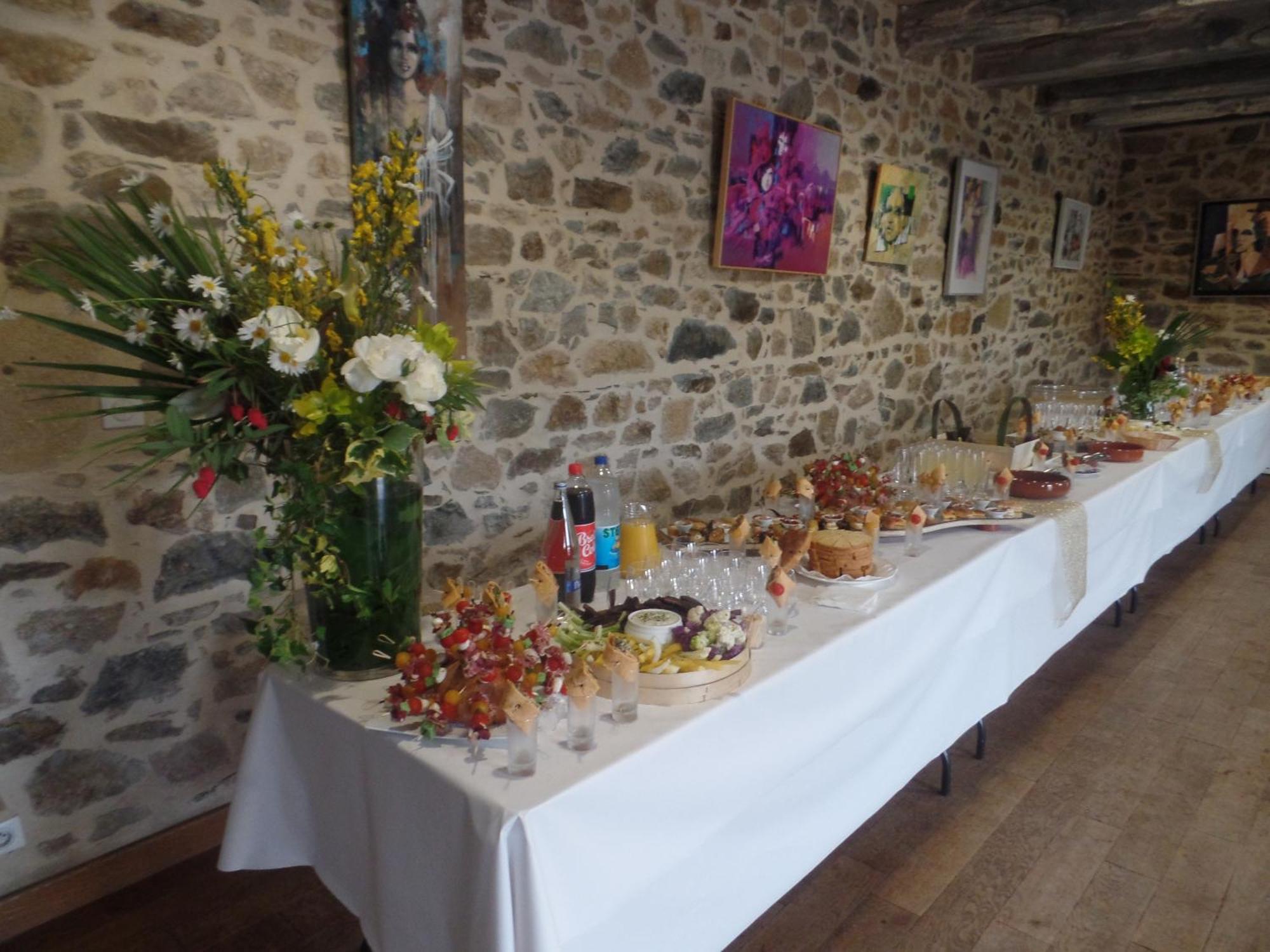 Logis Hotel Restaurant Le Commerce Guichen エクステリア 写真