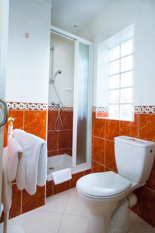 Logis Hotel Restaurant Le Commerce Guichen エクステリア 写真